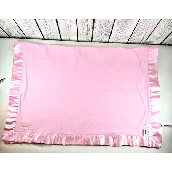HTF  Disney Store Classic Pooh And Piglet Embroidered Pink Satin Baby Blanket - Picture 5 of 7